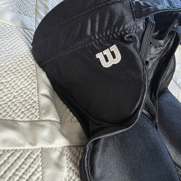 🔥5 FOR $25🔥Wilson Youth Padded Football Girdle, Size Small - Picture 3 of 7